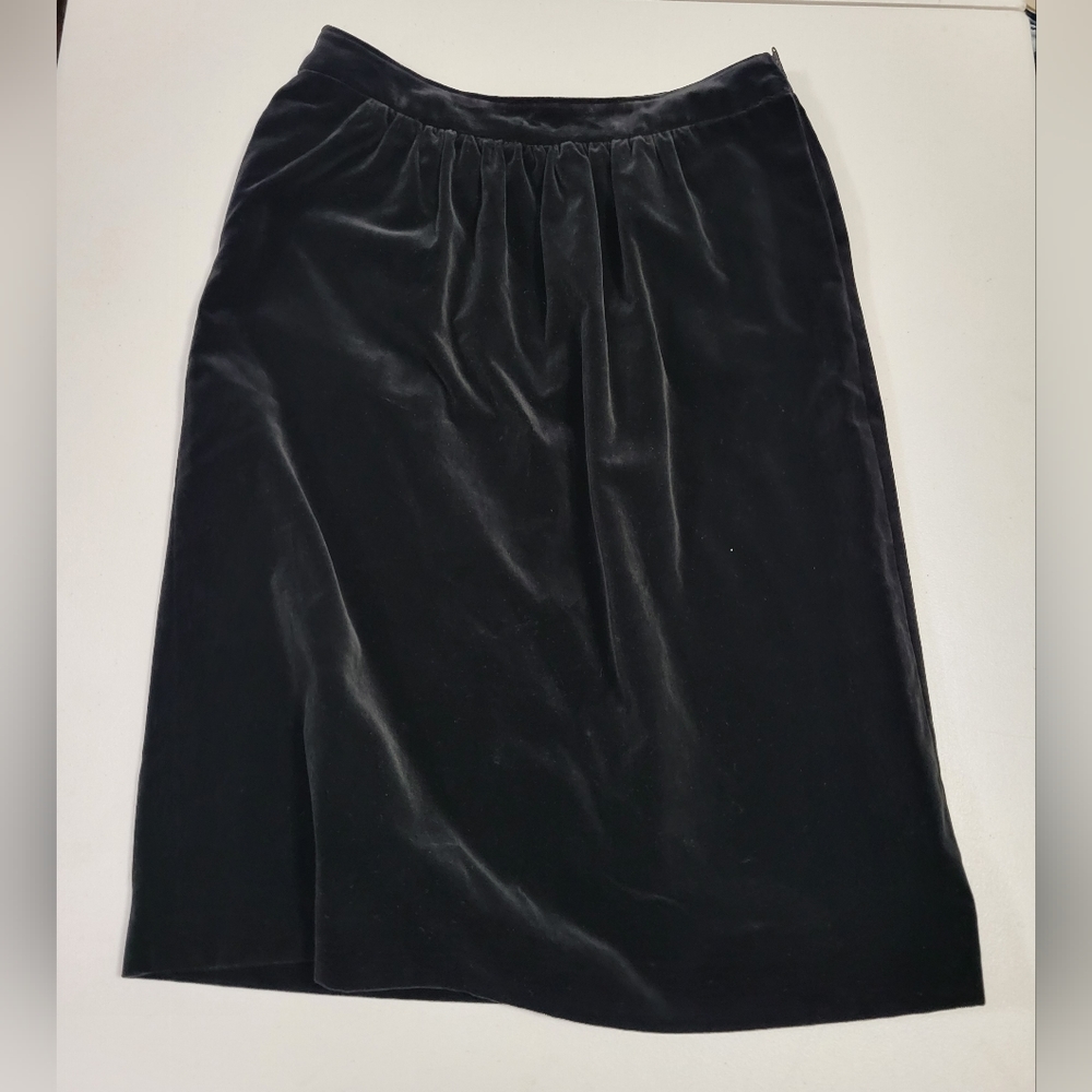 GIORGIO ARMANI Black Velvet Skirt Vintage Size 6